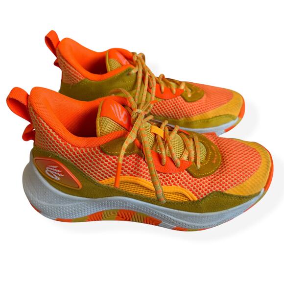 Under Armour Other - Under Armour Youth Curry Basketball Sneakers 6.5